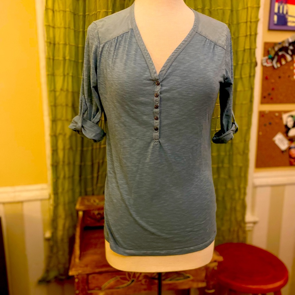 KUHL 3/4 Tabbed Sleeve Henley Pull Over Top